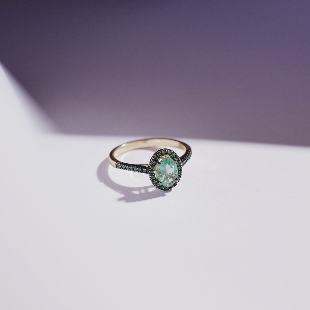 Anillo SERENITY Rodio Esmeraldas y Esmeralda Oval OA