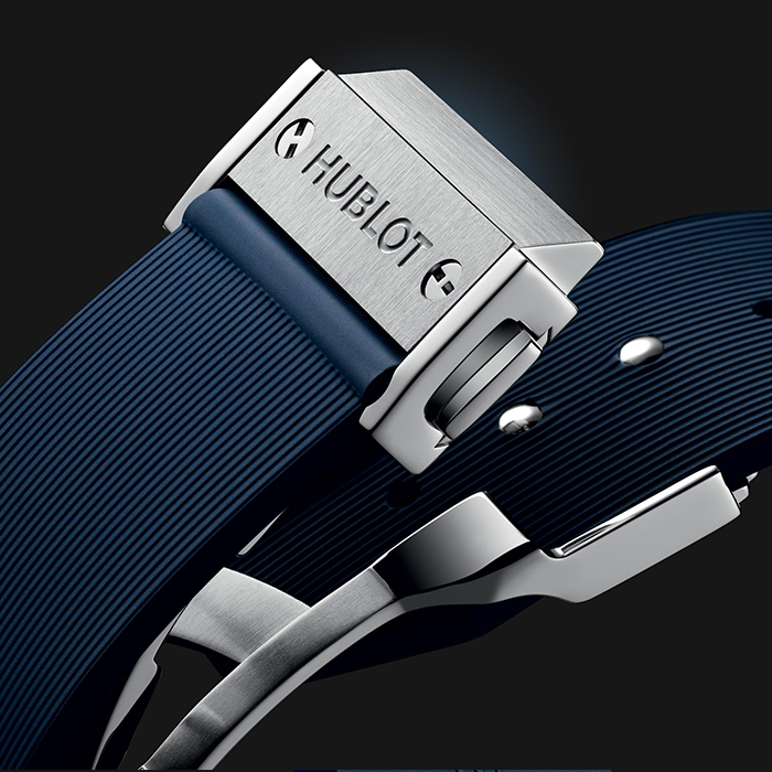 HUBLOT Classic Fusion Titanium Blue 42mm 542.NX.7170.RX