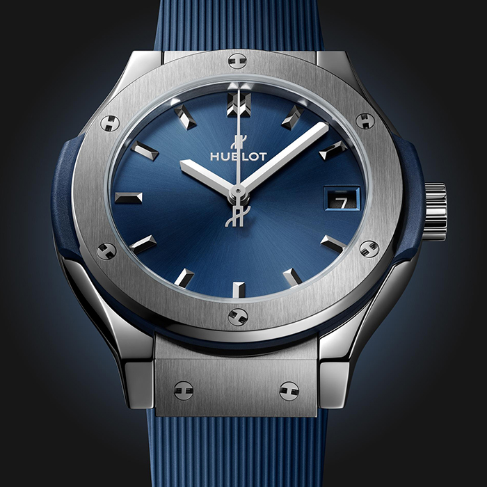 HUBLOT Classic Fusion Titanium Blue 33mm 581.NX.7170.RX